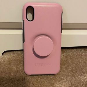 iPhone XR Otterbox with pop socket